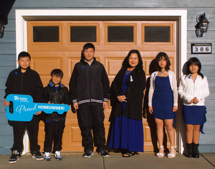 Meet Yang & Her Family